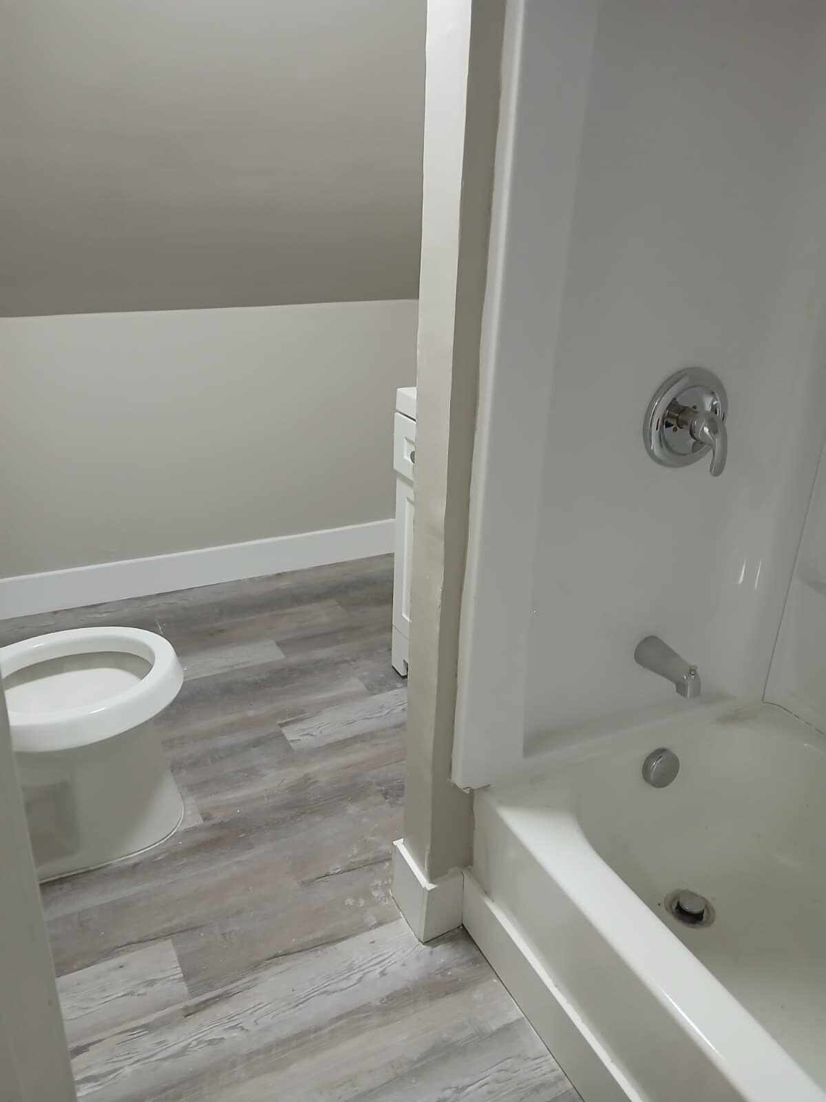 Building Photo - 713 E 156th St