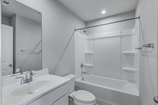 Building Photo - 1011 Chevy Pk Lndg