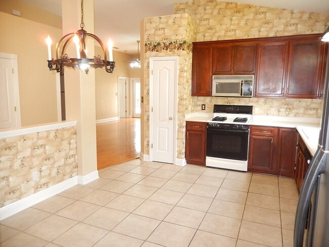 Building Photo - 3327 Dartmouth Dr