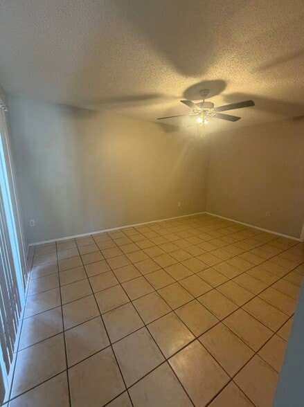Building Photo - 160 Edgewater Cir