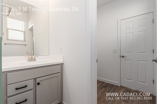 Building Photo - 17849 W Thistle Landing Dr