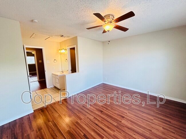 Building Photo - 1804 Gary’s Park