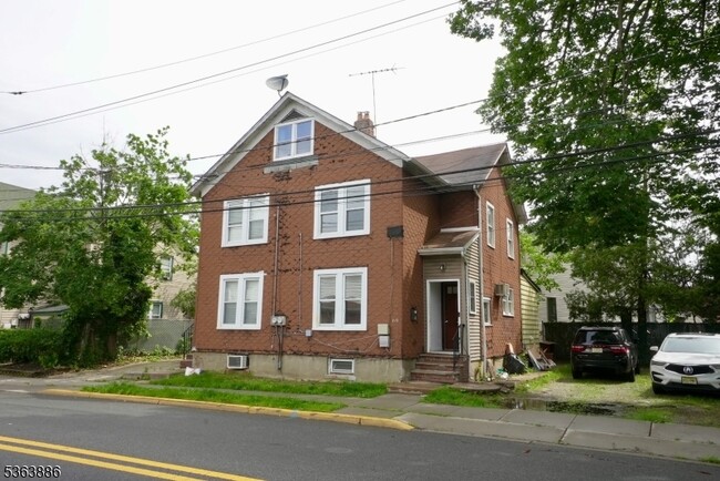 Building Photo - 69 Carlton Ave