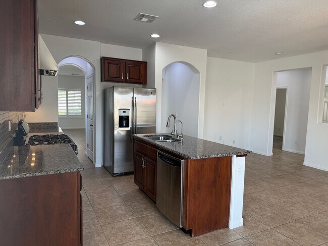 Building Photo - 3bd/bath Single Family Home!