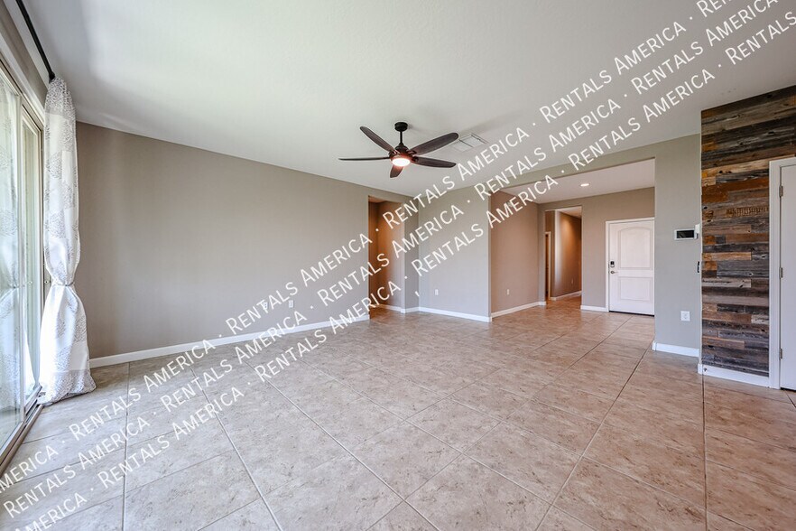 Building Photo - 29539 W Whitton Ave