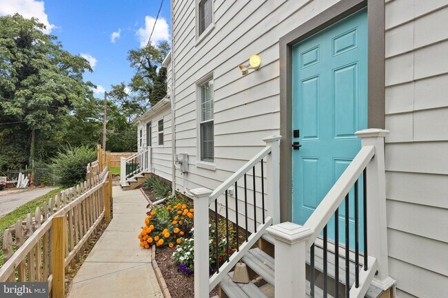 Building Photo - 3502 Buena Vista Ave