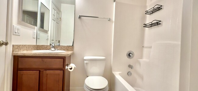 Building Photo - 1087 Osborne Ct