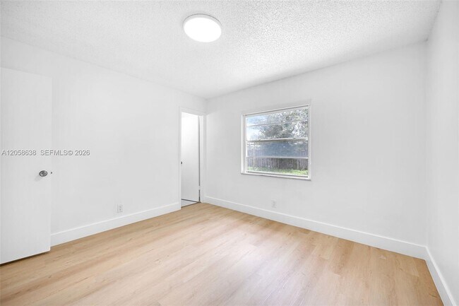 Building Photo - 304 SW 77th Ave
