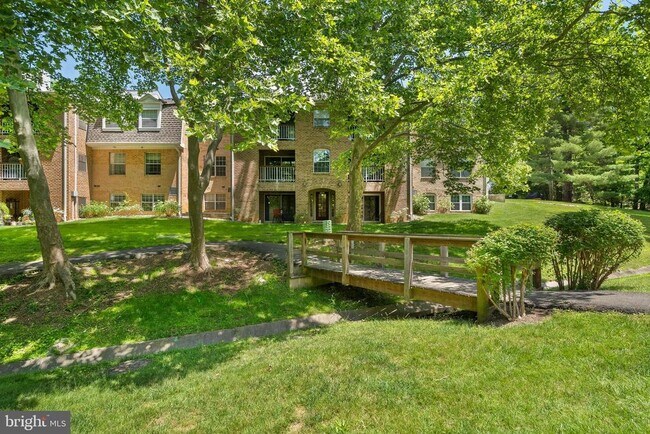 Building Photo - 5904 Cove Landing Rd