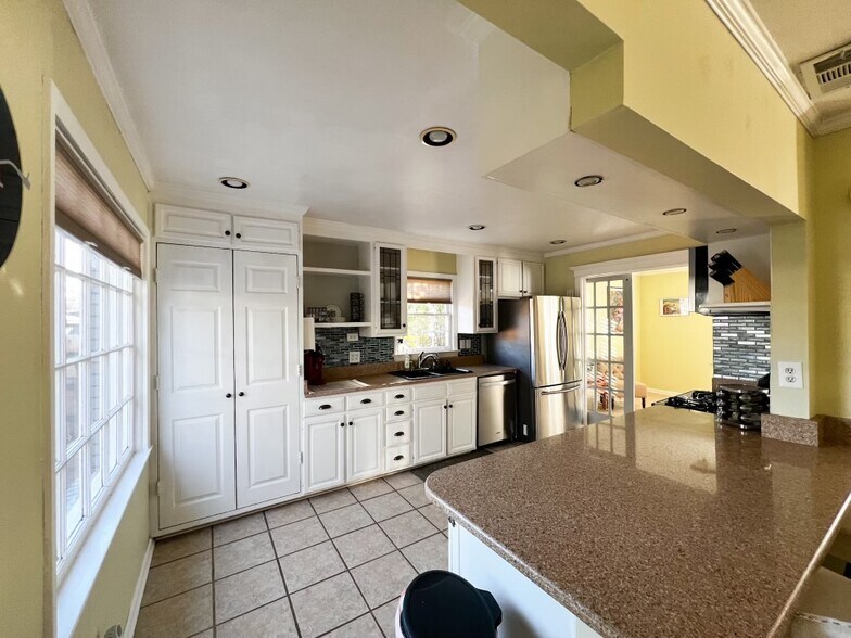 Stainless Steel Appliances - 1488 Quince Cv