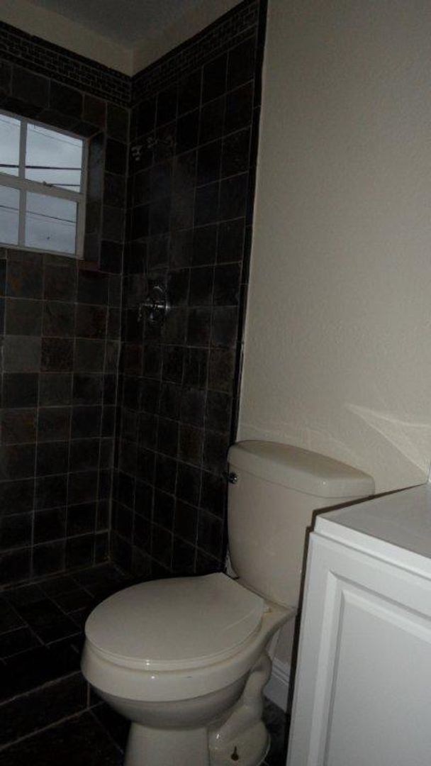 Building Photo - 700 N 70th Ave