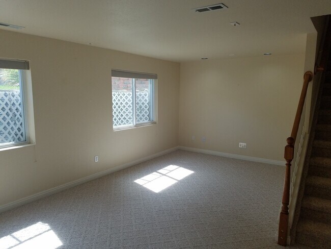 Building Photo - Fantastic home in Charleston Place, 4-bedroom, 3 bath, 2 car!