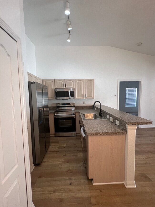 Building Photo - 2204 L Pavia Blvd