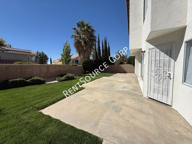 Building Photo - 40055 Castana Ln