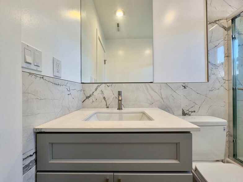 Building Photo - 2835 California St