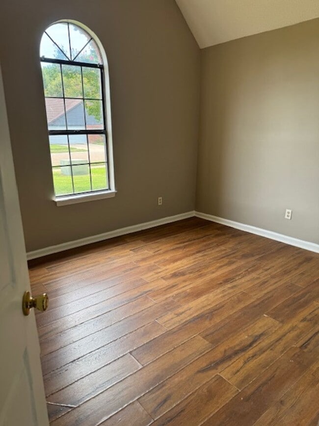 Building Photo - Renovated 3 Bedroom 2 Bath Home for Rent w...