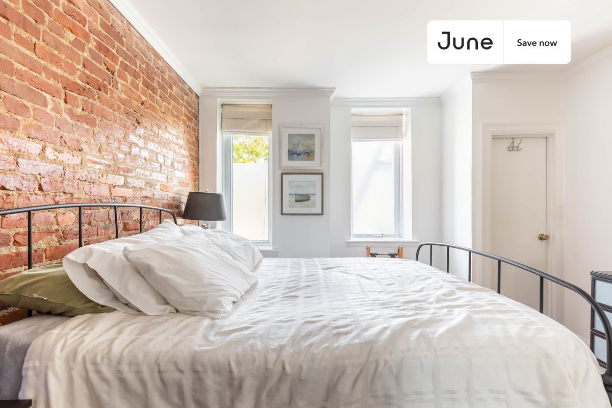 Building Photo - 1835 Mintwood Pl NW