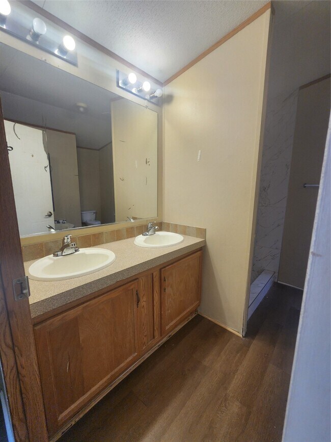 Building Photo - 21337 W Knox Dr