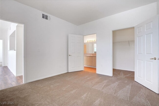 Building Photo - 6955 N Durango Dr