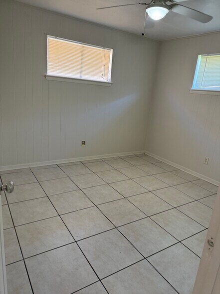 Building Photo - 4415 Herrmann St