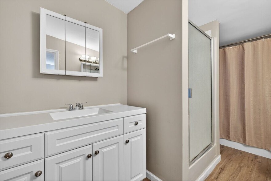 Building Photo - 2159 Gerard Ct