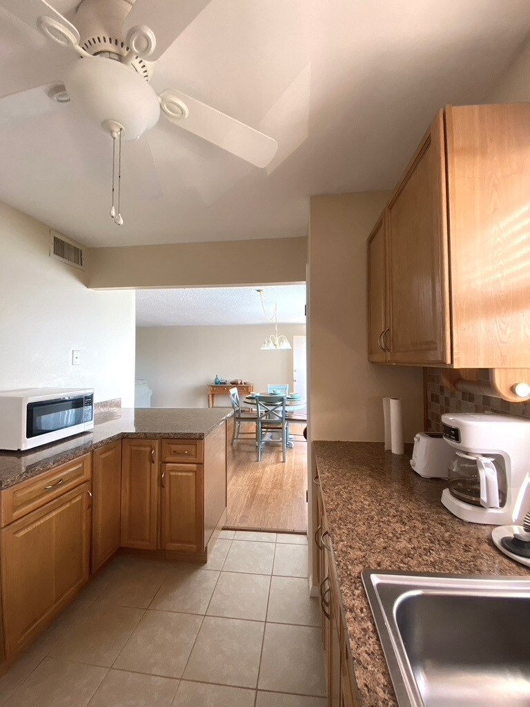 Building Photo - 4210 Ironwood Cir
