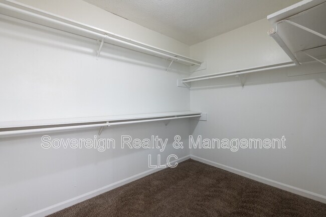 Building Photo - 391 Downing St