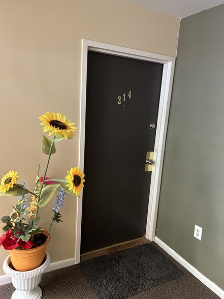 Primary Photo - 175 Mill Pond Rd