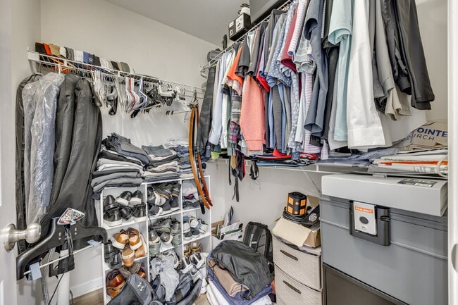 Building Photo - 928 Kite Dr