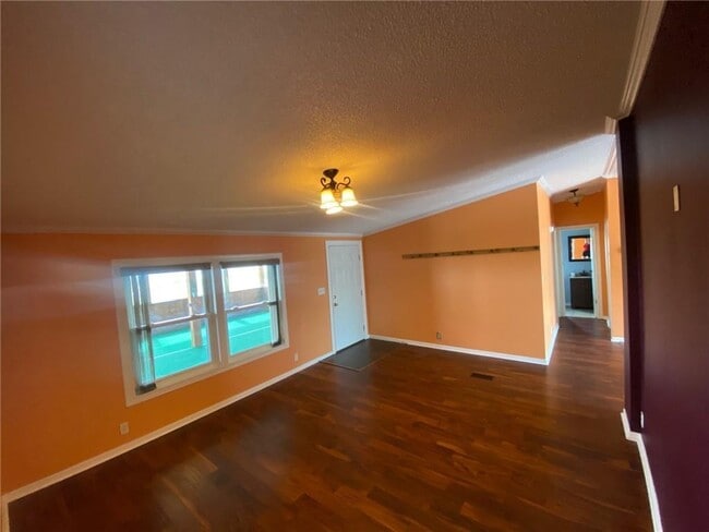 Building Photo - 680 Grant Harris Rd