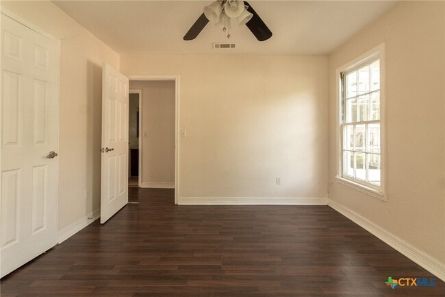 Building Photo - 1303 E Avenue G