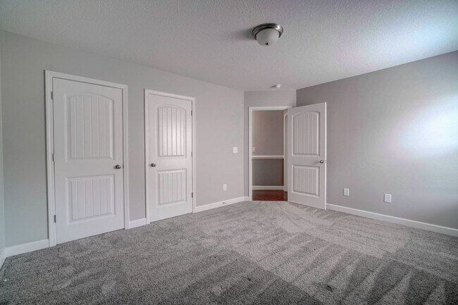 Building Photo - Wonderful Home On Large Lot, District 5 Schools