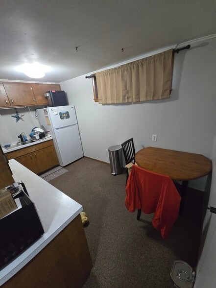 Building Photo - 207 W Holly St