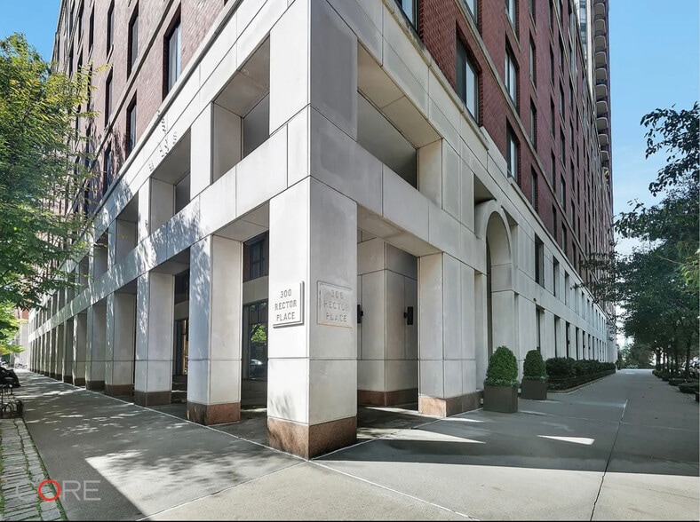 Building Photo - 300 Rector Pl