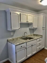 Building Photo - Colonial Way Apartments