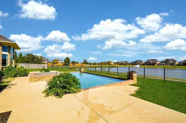 Building Photo - 2703 Bonnie Bray Dr