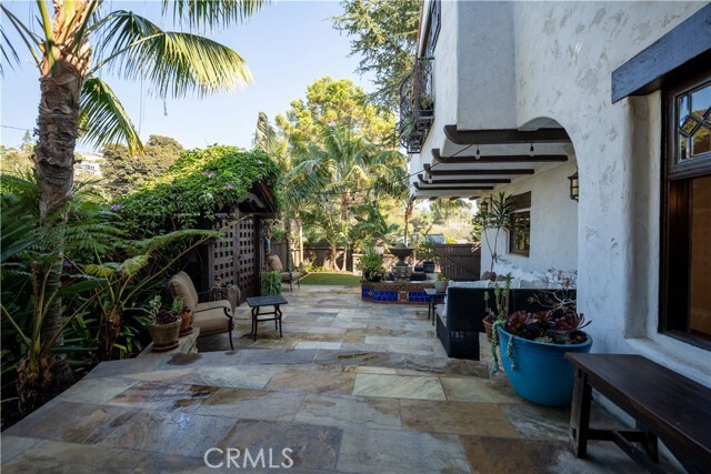 Building Photo - 1481 Santa Cruz St