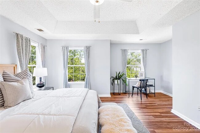 Building Photo - 5649 Winslow Ave NW