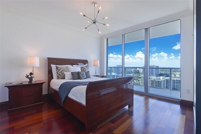 Building Photo - 3101 S Ocean Dr
