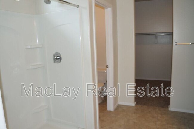 Building Photo - 1083 W Chimes Tower Dr