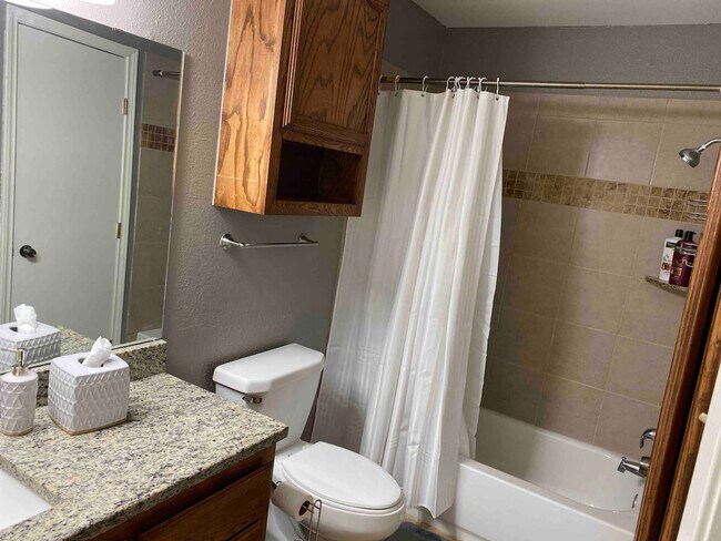 Building Photo - 6614 Long Meadow Dr