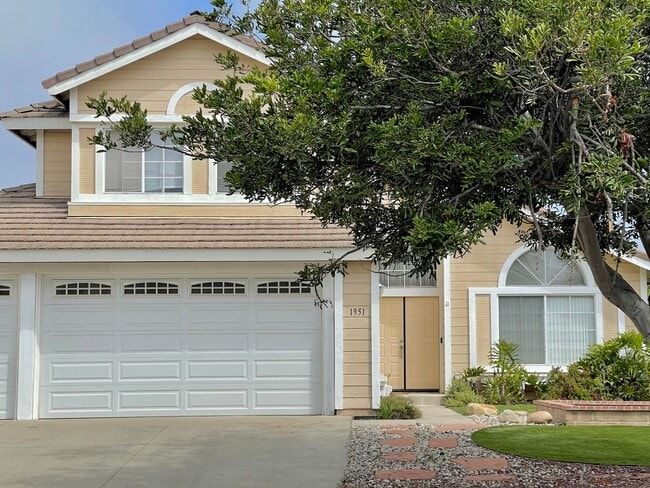 Building Photo - 1951 Devonshire Dr