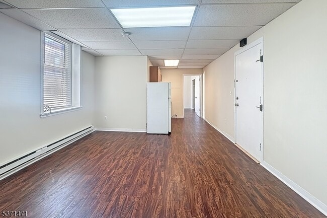 Building Photo - 28 W Blackwell St