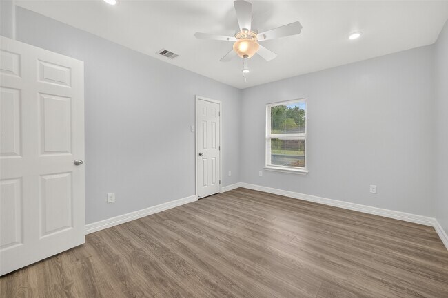 Building Photo - 6928 Apache St