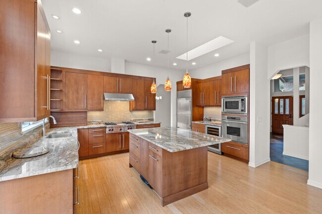 Building Photo - Just Reduced and READY NOW!! - Amazing Sce...