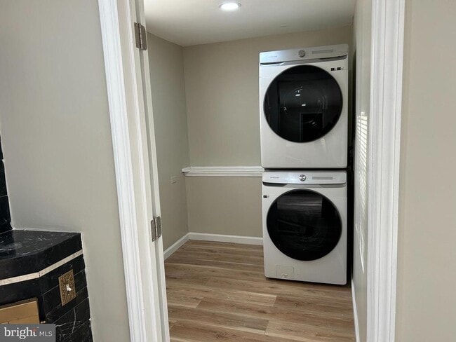 Building Photo - 1617 Bryant Rd