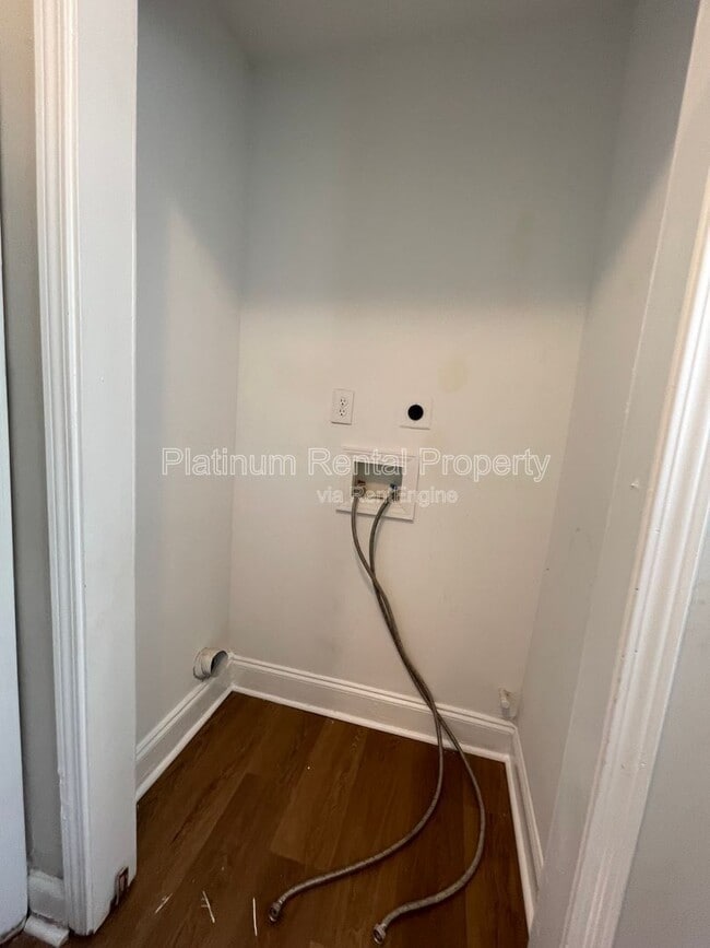 Building Photo - 1135 Coleman St SW