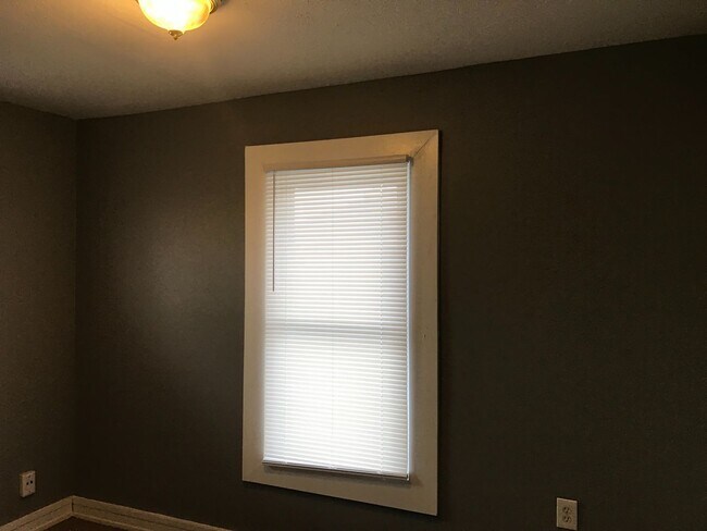 Building Photo - Sherman 57-59