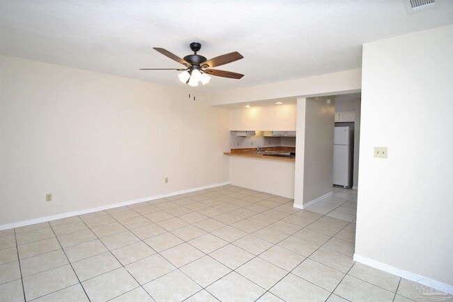Building Photo - 8113 Stonebrook Dr