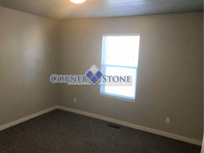 Building Photo - Pet Friendly Home in Nampa!